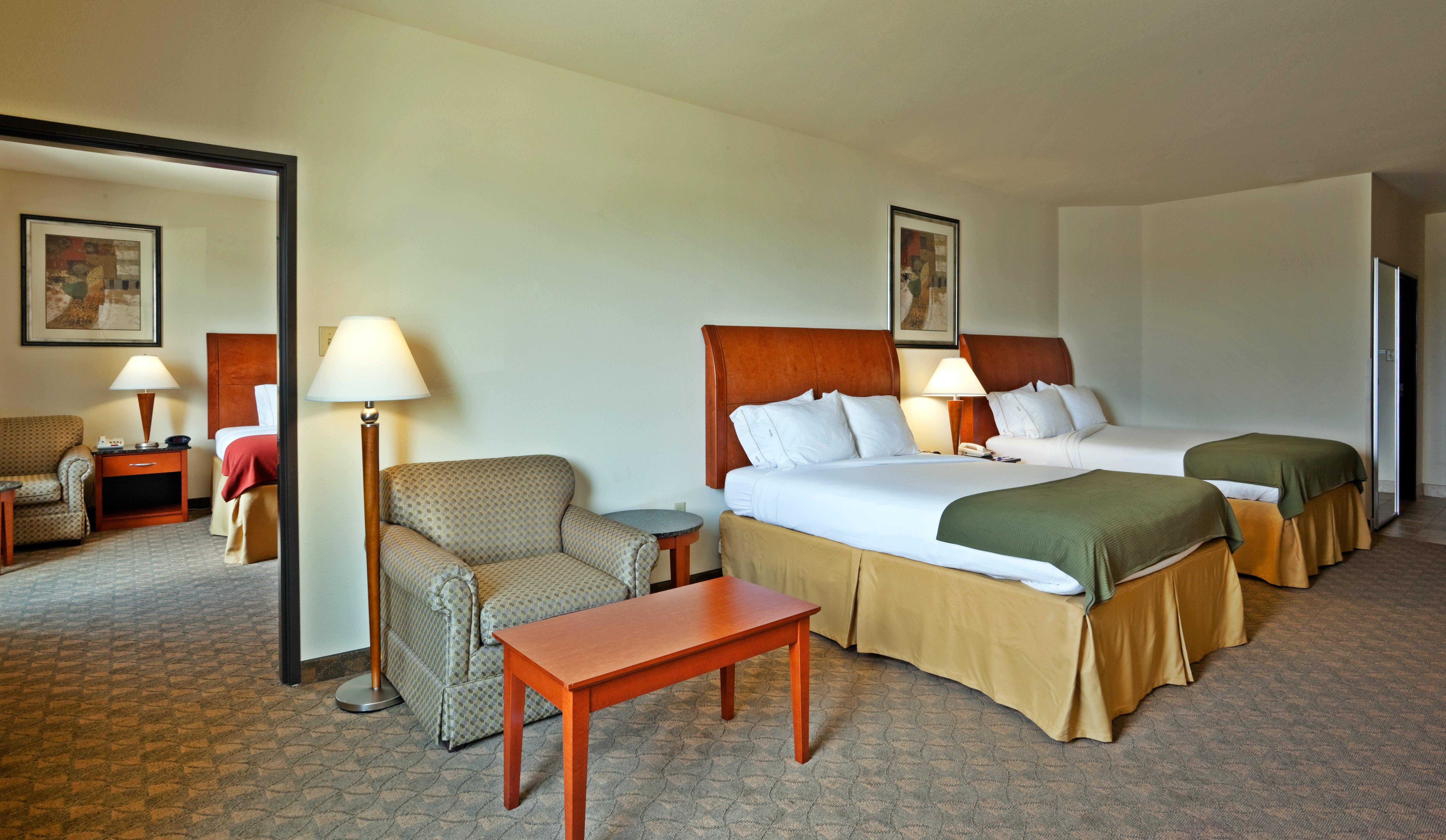 Holiday Inn Express Hotel And Suites Fairfield-North By Ihg Buitenkant foto