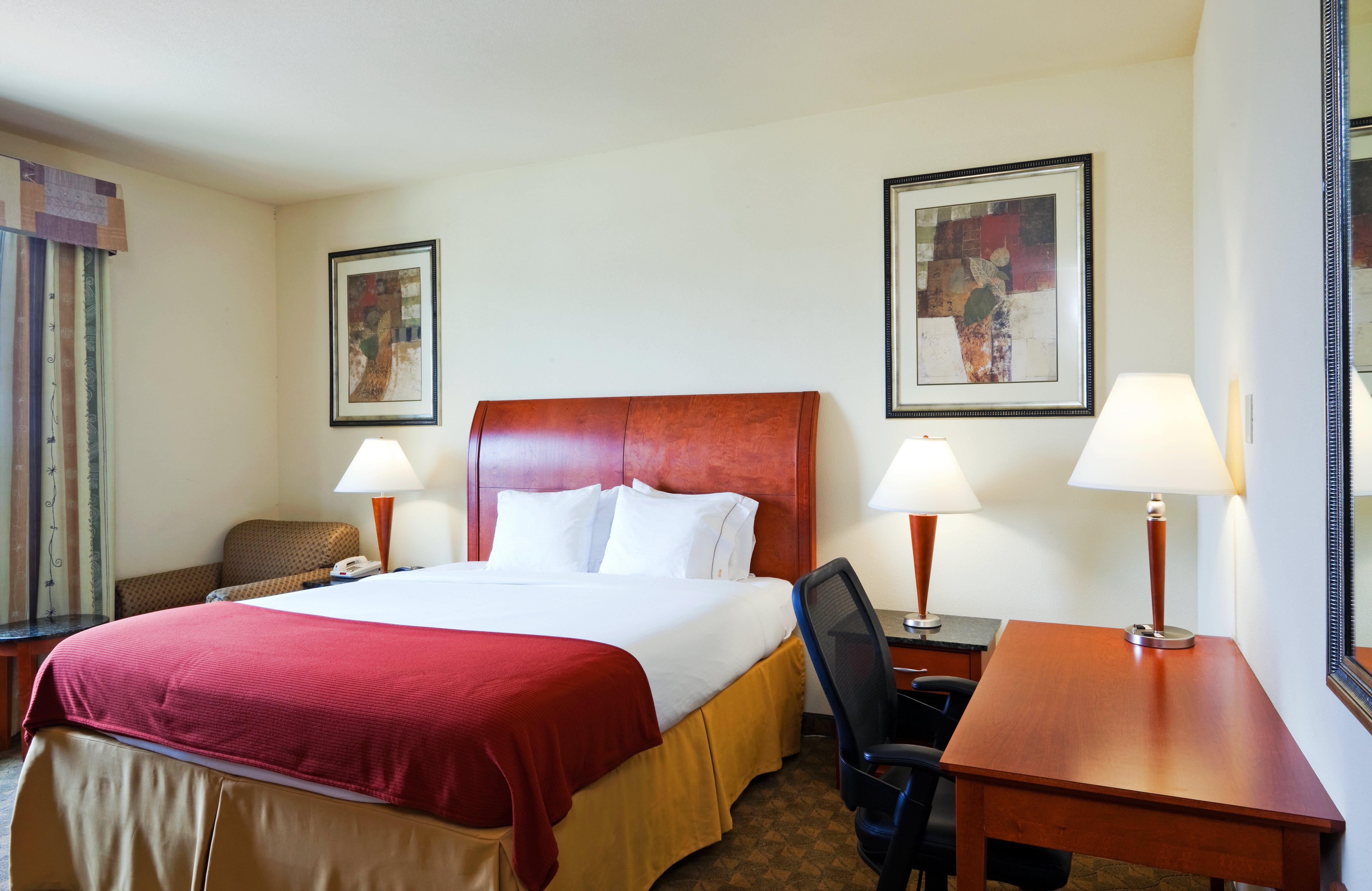Holiday Inn Express Hotel And Suites Fairfield-North By Ihg Buitenkant foto