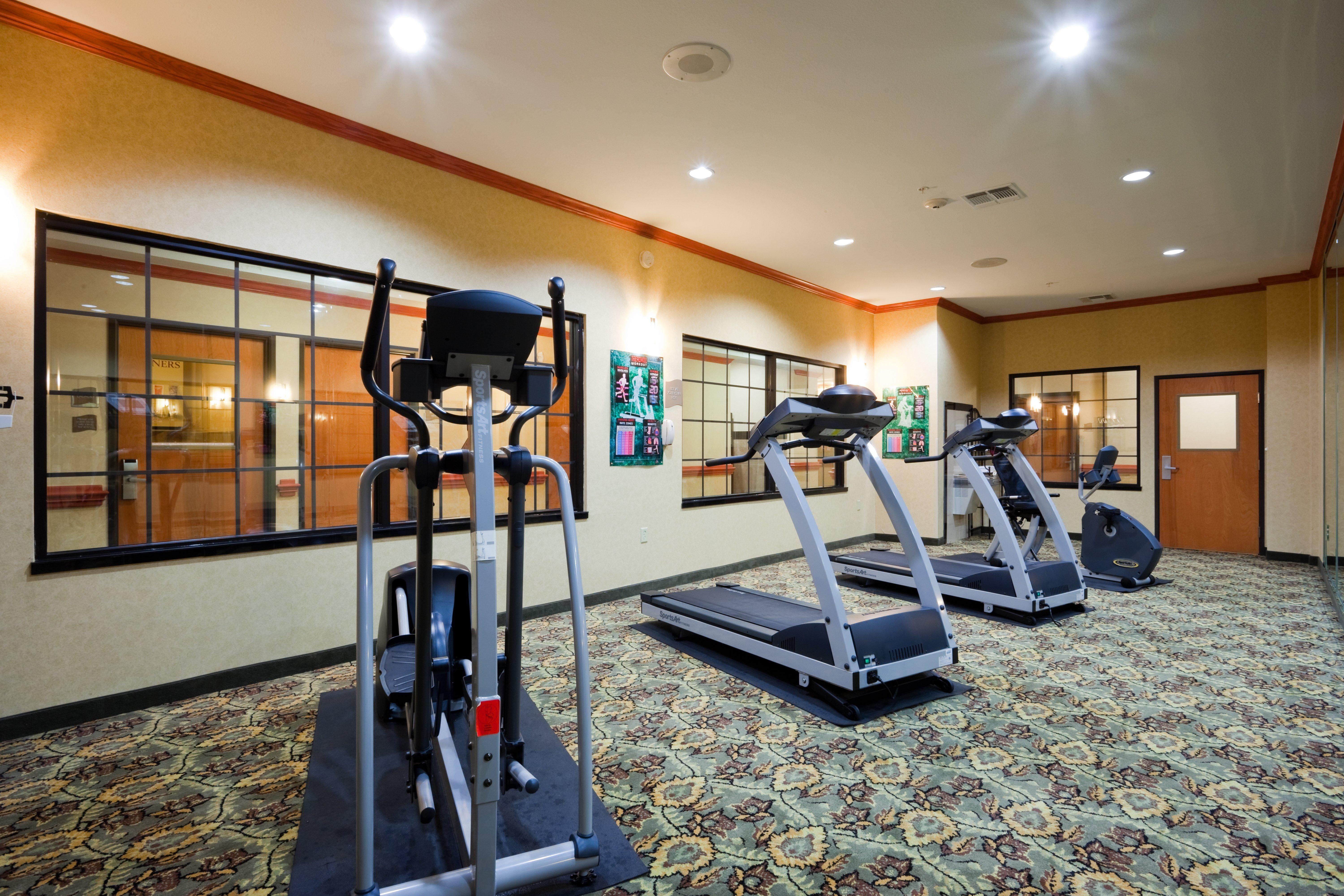 Holiday Inn Express Hotel And Suites Fairfield-North By Ihg Buitenkant foto
