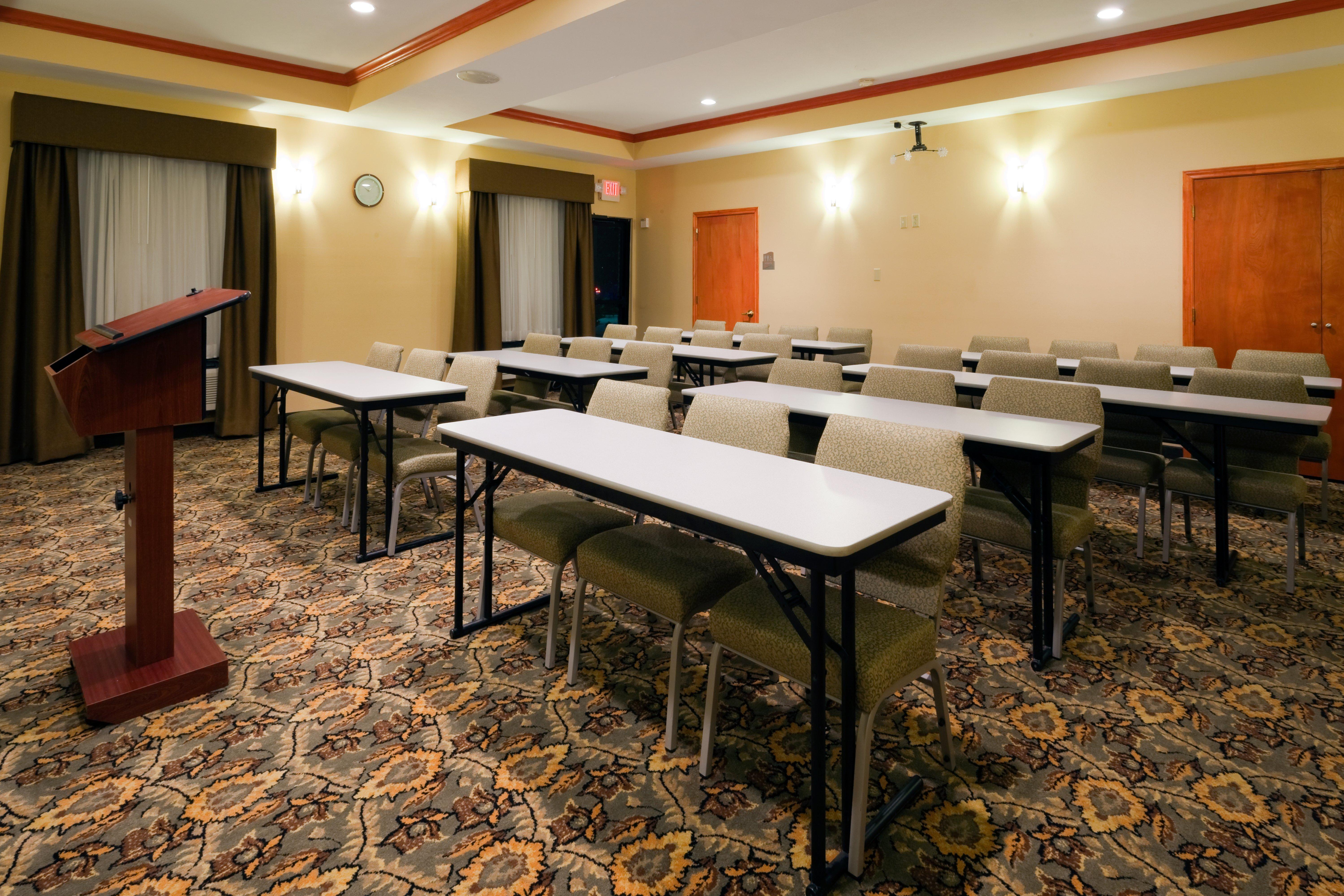 Holiday Inn Express Hotel And Suites Fairfield-North By Ihg Buitenkant foto