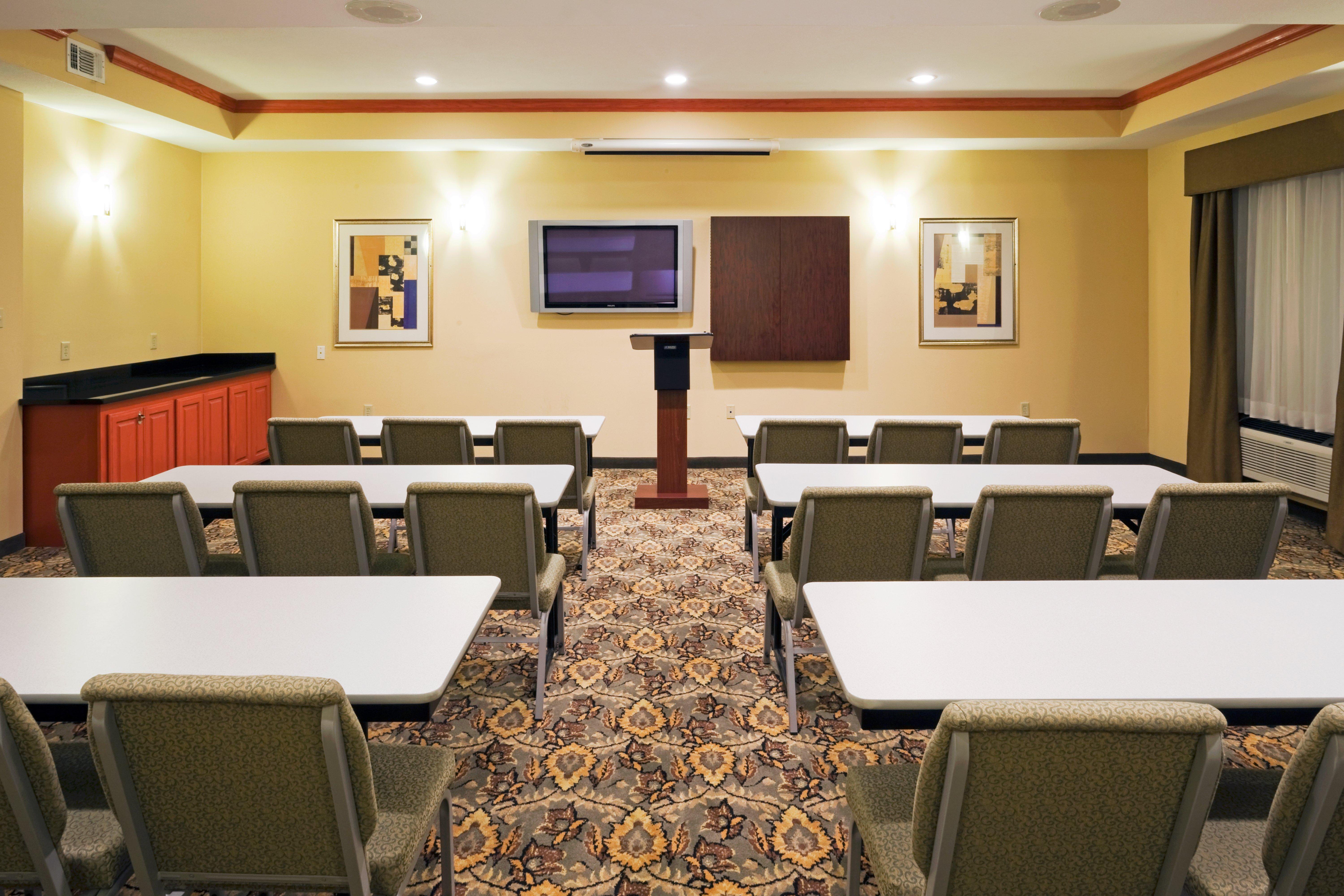 Holiday Inn Express Hotel And Suites Fairfield-North By Ihg Buitenkant foto